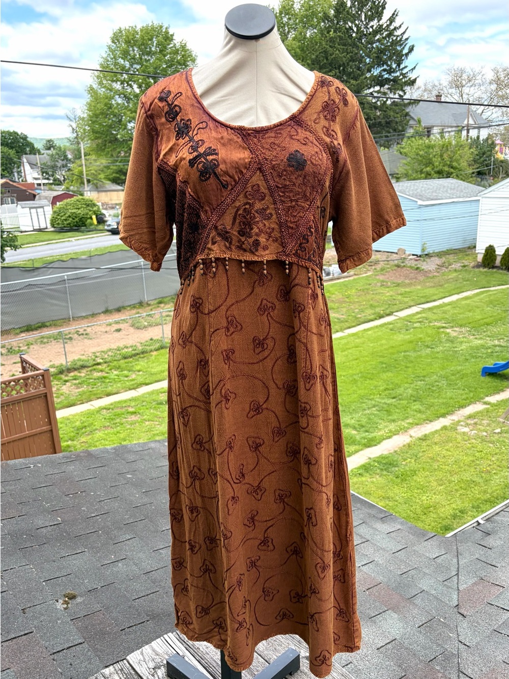 MPH Brown Crinkle Embroidered Beaded Boho Hippie Maxi Tie Back Festival Dress L